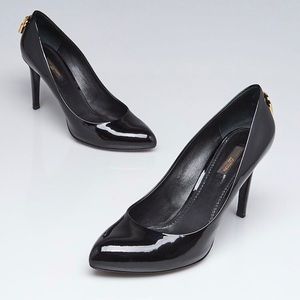 Louis Vuitton closed toe Oh Really! patent leather